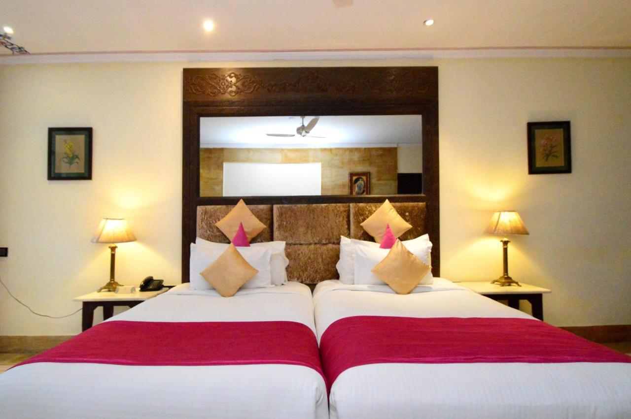 ทาไลบาห์ พาเลซ Hotel Amer ภายนอก รูปภาพ