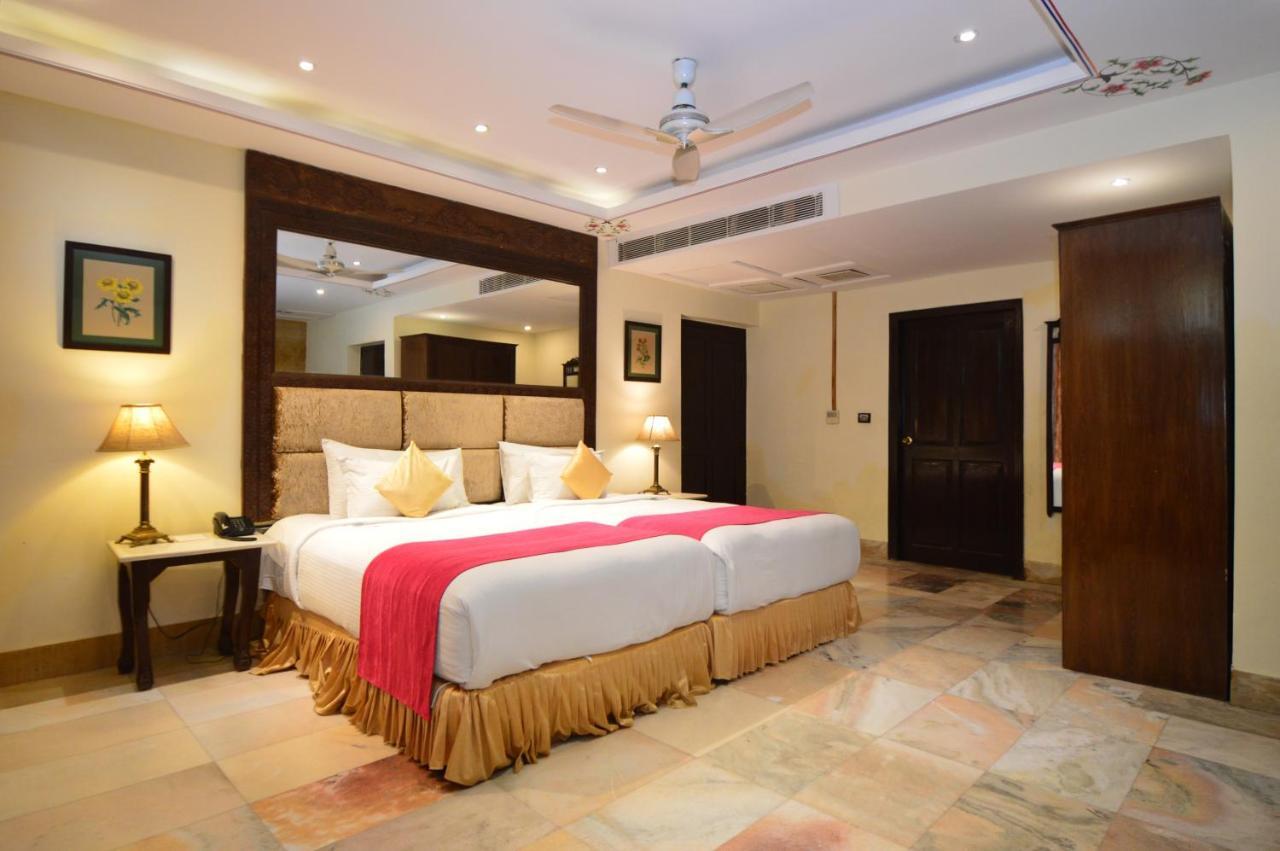 ทาไลบาห์ พาเลซ Hotel Amer ภายนอก รูปภาพ