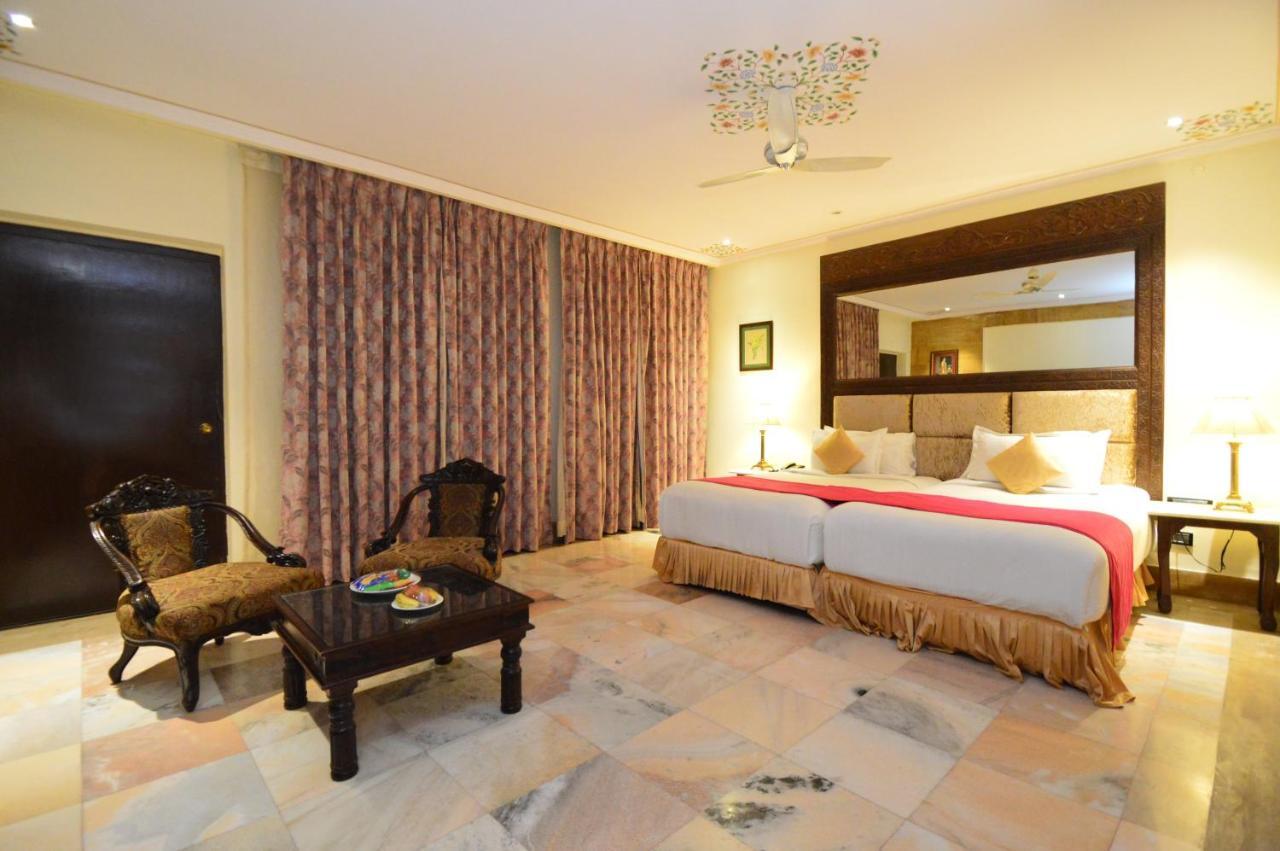 ทาไลบาห์ พาเลซ Hotel Amer ภายนอก รูปภาพ