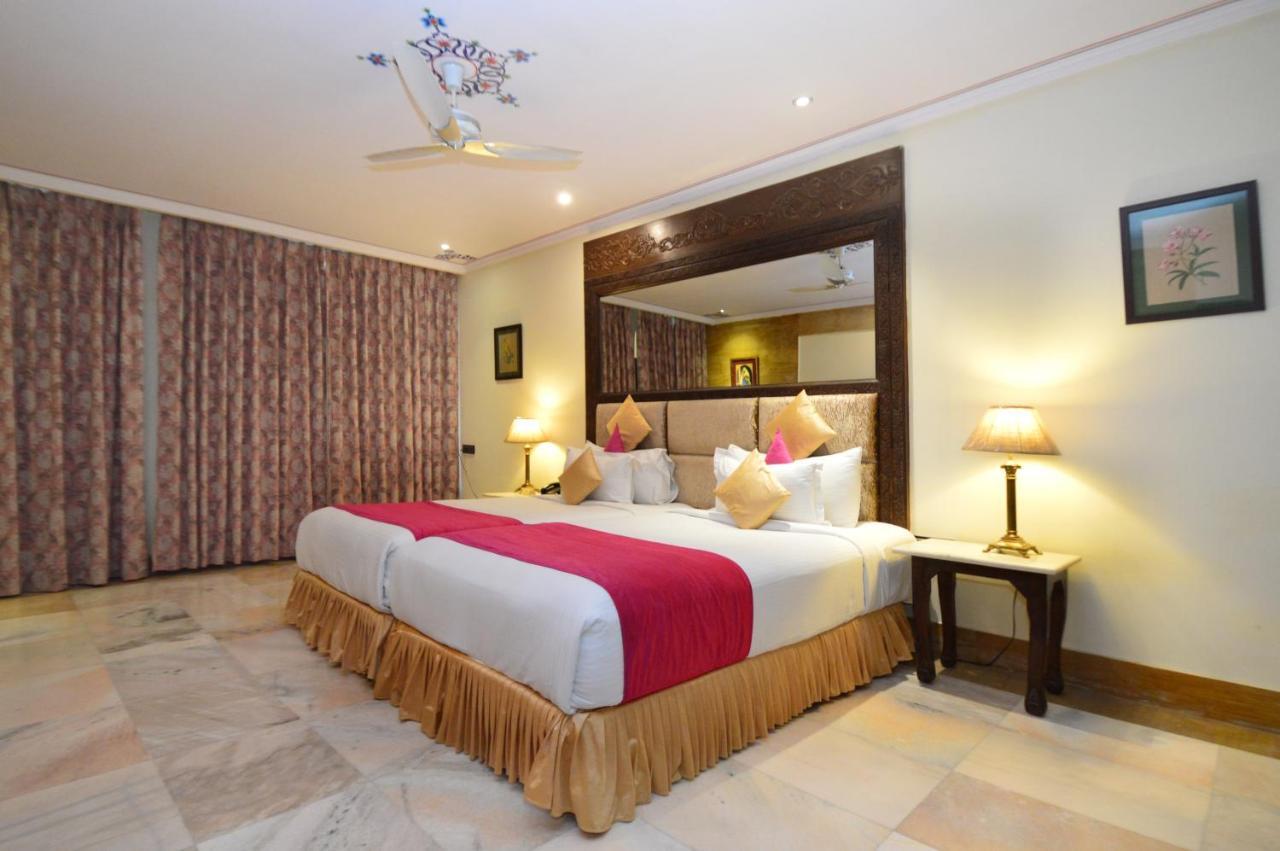 ทาไลบาห์ พาเลซ Hotel Amer ภายนอก รูปภาพ