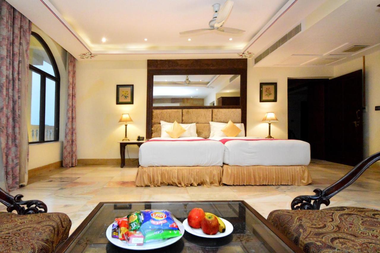 ทาไลบาห์ พาเลซ Hotel Amer ภายนอก รูปภาพ