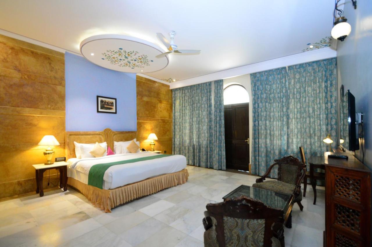 ทาไลบาห์ พาเลซ Hotel Amer ภายนอก รูปภาพ