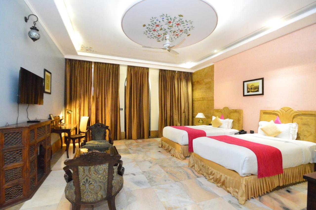 ทาไลบาห์ พาเลซ Hotel Amer ภายนอก รูปภาพ